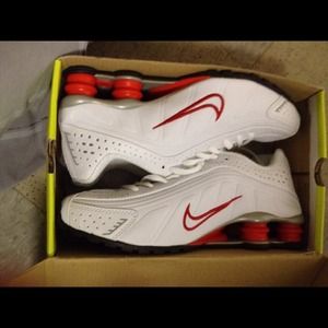 Nike shox 8.5 Sold