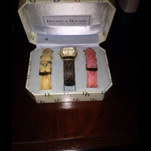 Dooney and Bourke It watch - Picture 1 of 1