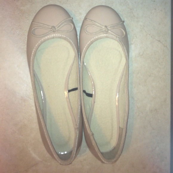 ♡Trading♡ Nude/pink flats