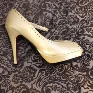 Sexy heels off white