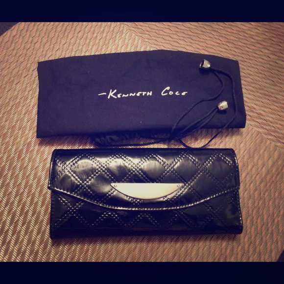Kenneth Cole Wallet with Dust Bag 💖