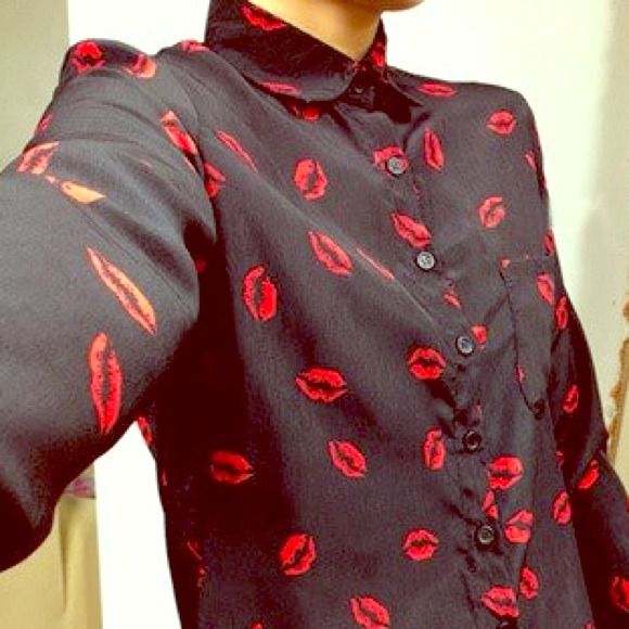 Smooch lip blouse (BUNDLE) and sunglasses 5pcs