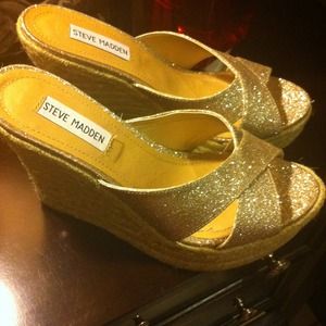 Steve madden glittery gold wedges
