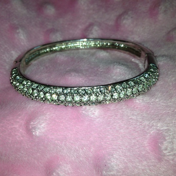 Bracelet sliver with rhinestones