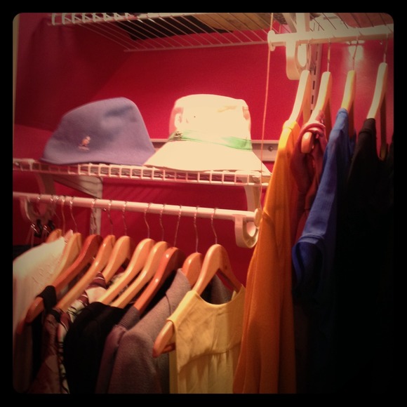 <3 my hot pink closet! Just sharing cuz it's CUTE! - Picture 1 of 1
