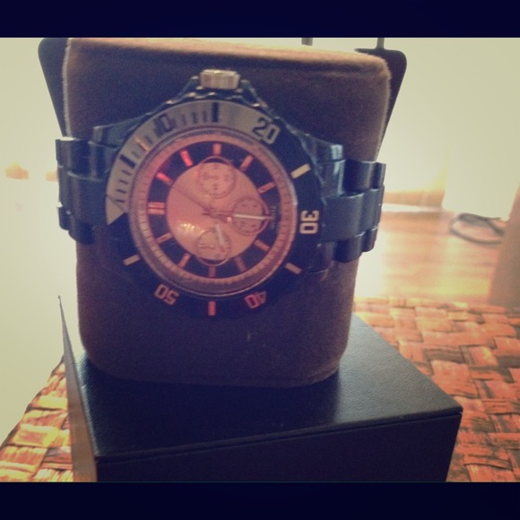 ✨✨Black And Gold Watch✨✨