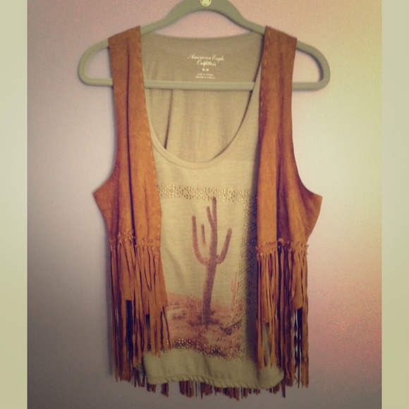 🚨TRADED🚨AE Fringe Leather Vest