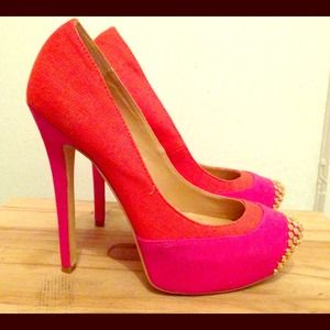 Pink and orange pump with gold embellishment