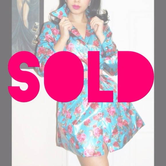 Betsey Johnson Outerwear - 😻HOST PICK😻 Betsy Johnson Rose Rain Slicker
