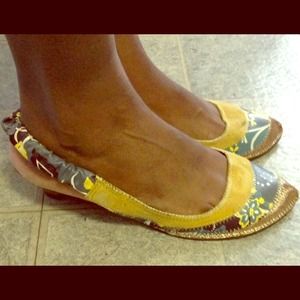 Multicolor sling back flats