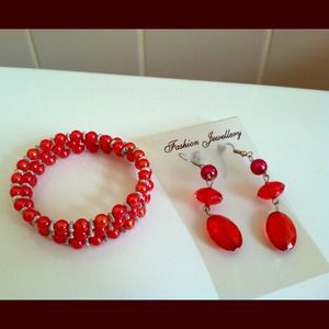 Bracelet and earring set