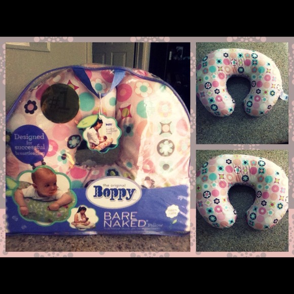 brand new girl boppy only used once or twice 💕