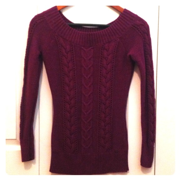 GUESS -Purple sweater