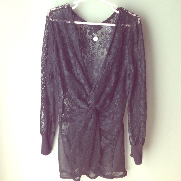 NWOT Lace top with chiffon hem at back.