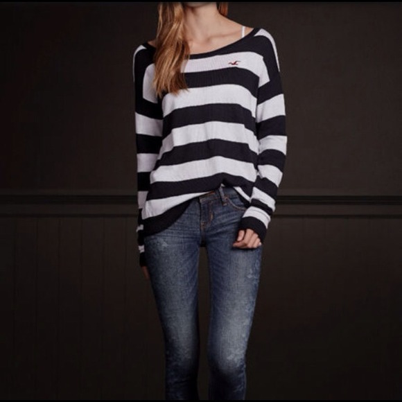 ❌SOLD❌Hollister Striped Pullover