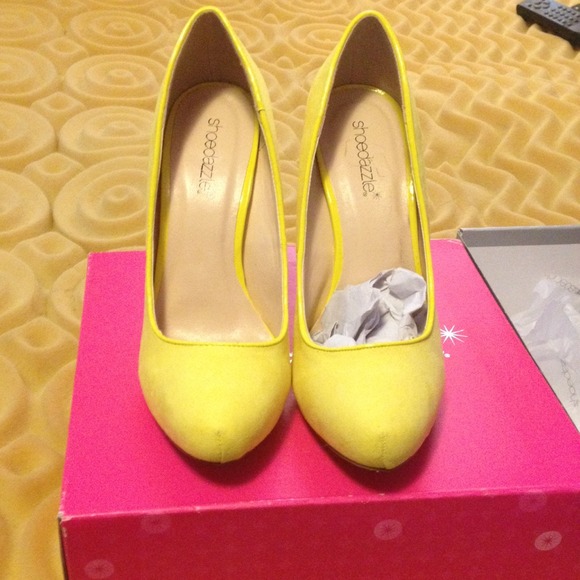 Cutest Yellow Suede Heels