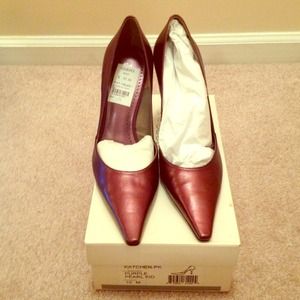 BCBG girls dress pumps