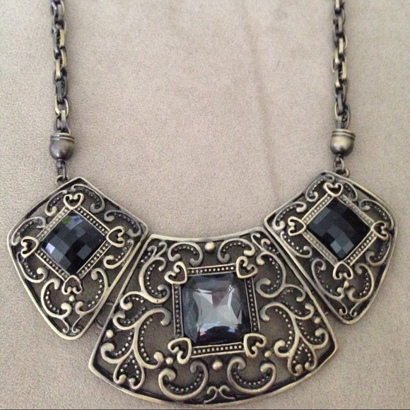 Statement necklace