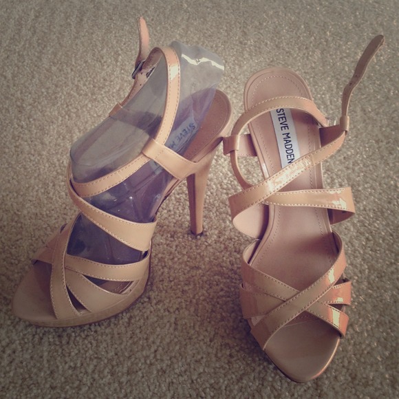 Steve Madden 8 1/2 nude sandals BRAND NEW
