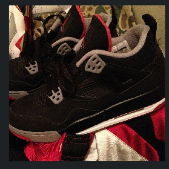 Jordan retro 4's "BREDS"❗