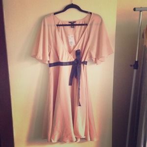 Adorable H&M Flutter Sleeve Wrap Dress US 14