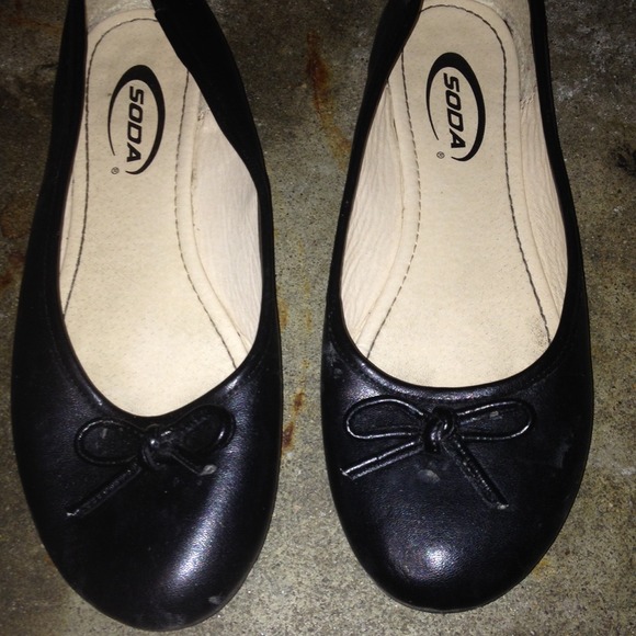 Flats - Picture 1 of 2