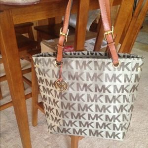 🔴 ON HOLD🔴 Mk Tote bag