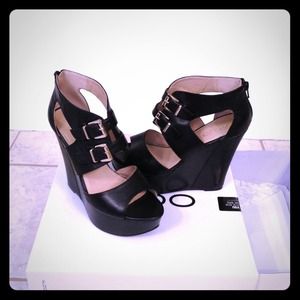 🔥 BRAND NEW ALDO WEDGE 🔥