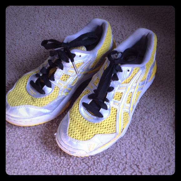 Volleyball shoes