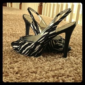 Gianni Bini zebra opened toe heels