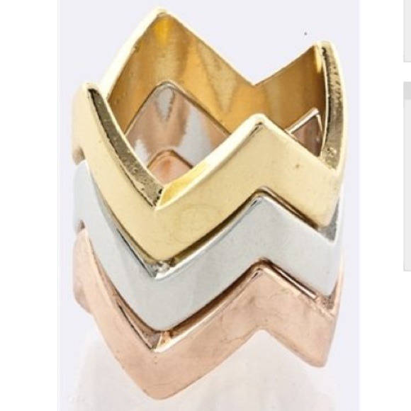 Multi colored chevron ring, size 7!