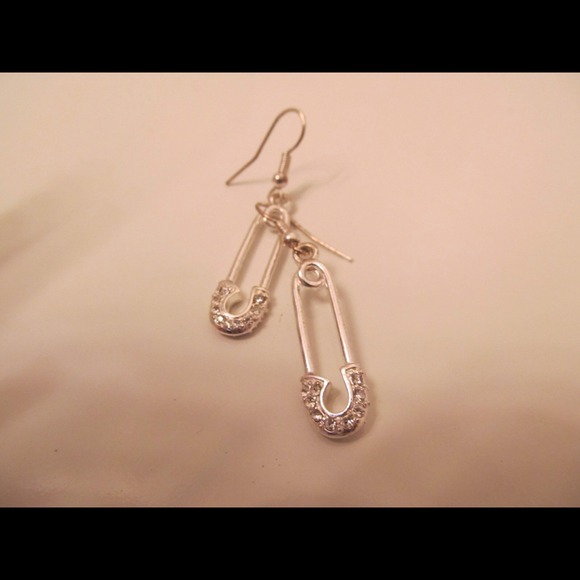 Sparkle safety pin earrings. - Picture 3 of 3