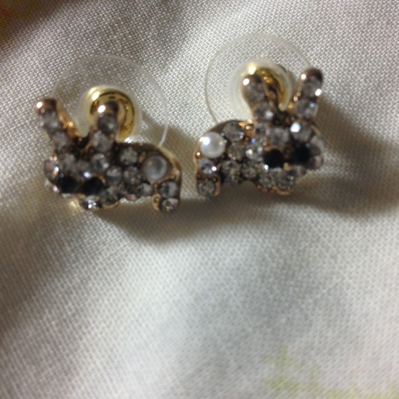 Bunny earring --- fashion jewelry - Picture 1 of 2