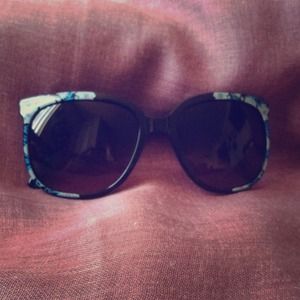 Black sunglasses with floral design