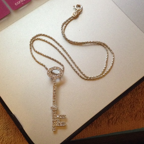 Silver Key & Chain Set - Picture 1 of 1
