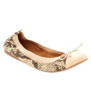 ⚡️SOLD⚡️ALDO natural colored ballerinas.