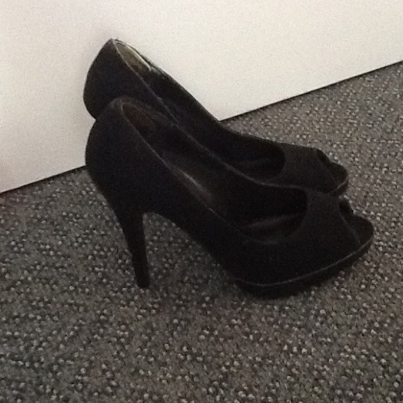 Shoes bundle !  Black and nude beautiful shoes - Picture 2 of 3