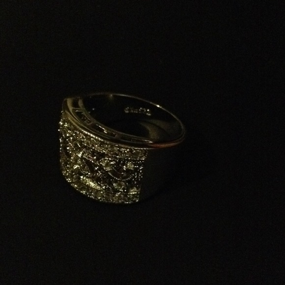 Beautiful Thick Ring - Picture 3 of 3