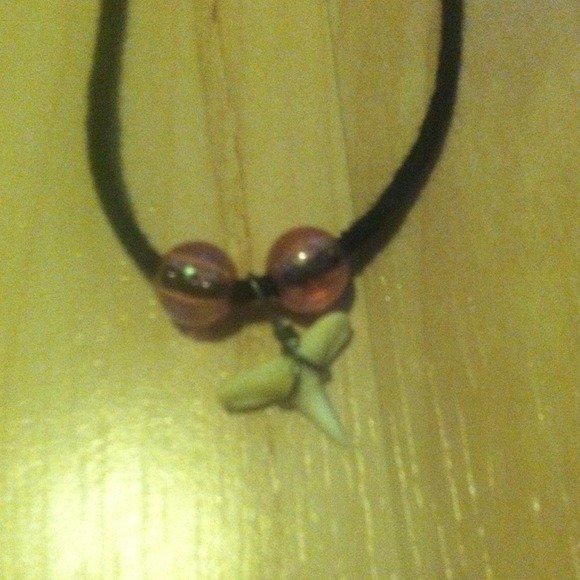 Necklace - Picture 3 of 4