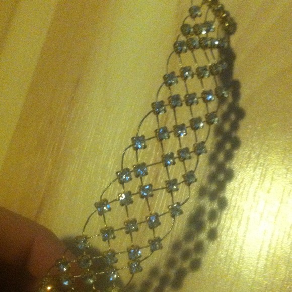 Jewelry - Picture 3 of 4