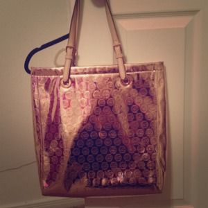 NWT MK SIGNATURE JET SET NICKEL METALLIC TOTE