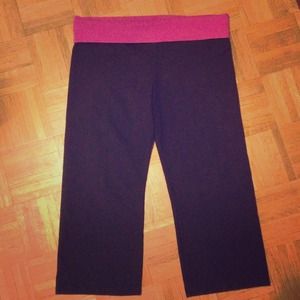 Moda International cropped yoga pants from VS