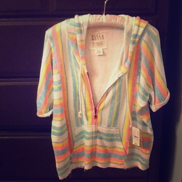 Billabong sweater, brand new