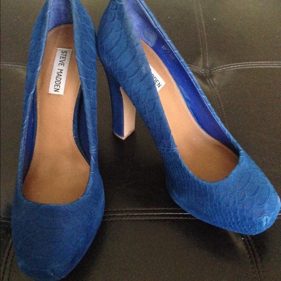 Steve Madden Blue Suede Platform Pumps