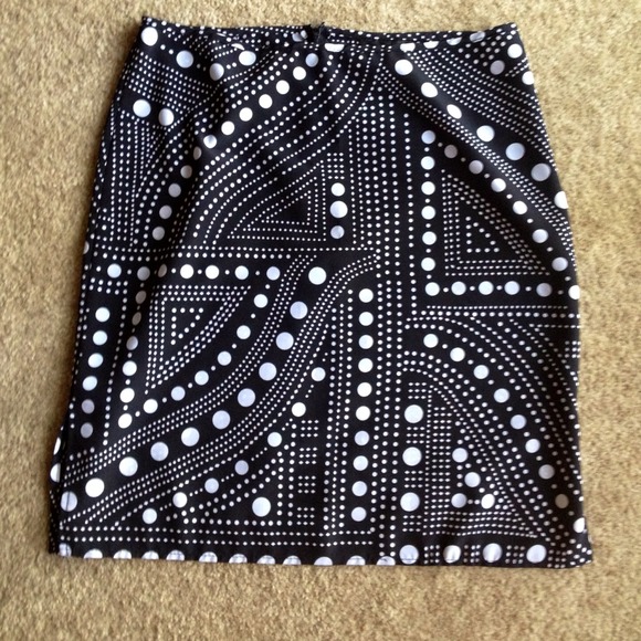 ❌SOLD❌B&W Polka Dot Patterned Skirt