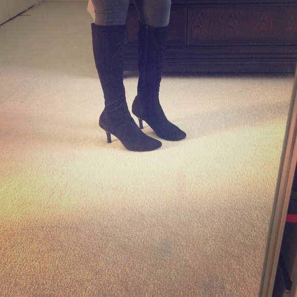 Suede black boots