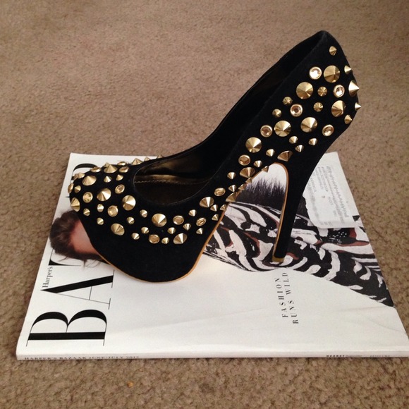 Pumps - Picture 2 of 3