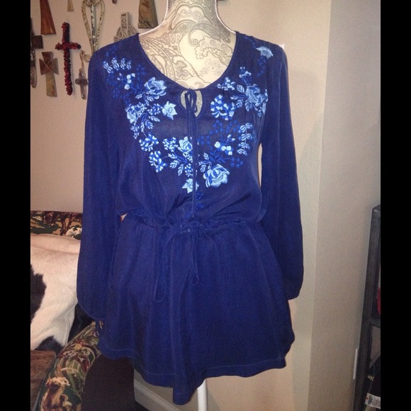 Johnny Was long sleeve navy blue tunic