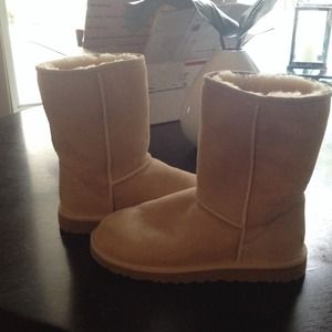 Tan uggs boots