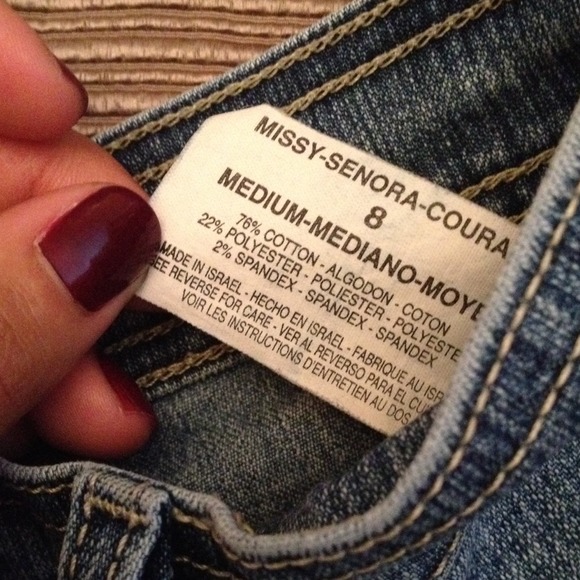 🚫SOLD🚫High waisted Jean Shorts - Picture 3 of 3